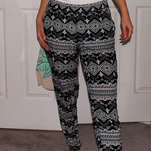 Printed linen pants with elastic waist - Picture 2 of 3